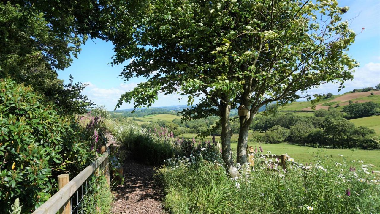 Shepherd'S Watch Cottage - 5* Cyfie Farm With Private Hot Tub Llanfyllin ภายนอก รูปภาพ