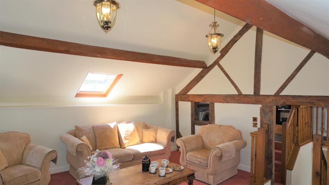 Shepherd'S Watch Cottage - 5* Cyfie Farm With Private Hot Tub Llanfyllin ภายนอก รูปภาพ