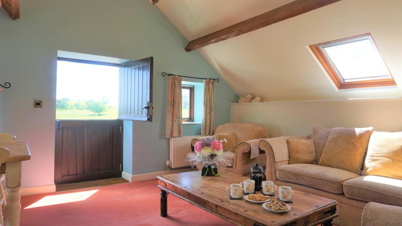 Shepherd'S Watch Cottage - 5* Cyfie Farm With Private Hot Tub Llanfyllin ภายนอก รูปภาพ