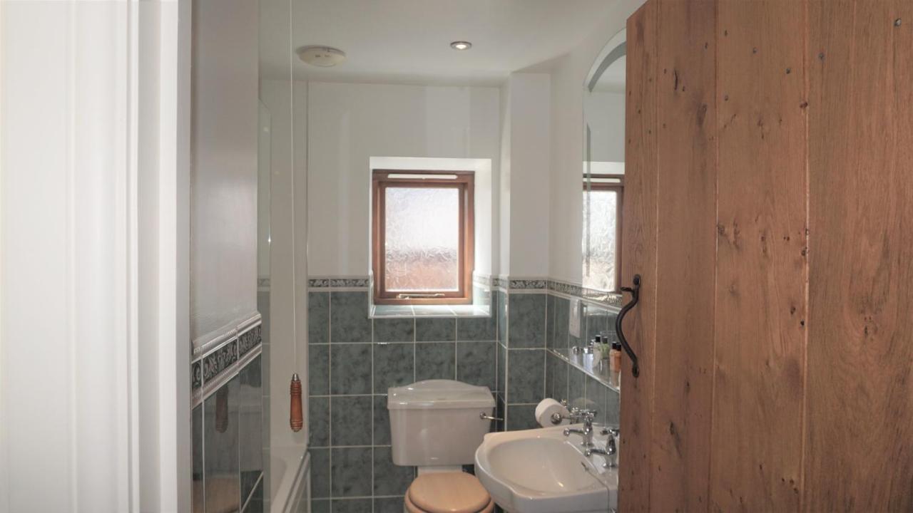 Shepherd'S Watch Cottage - 5* Cyfie Farm With Private Hot Tub Llanfyllin ภายนอก รูปภาพ